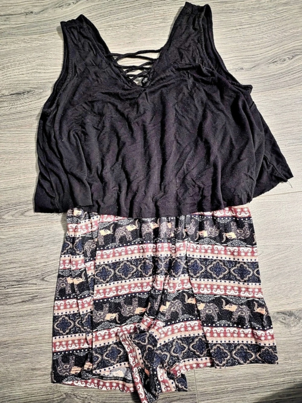 Womens romper size L. Pink elephant print. Rue21.